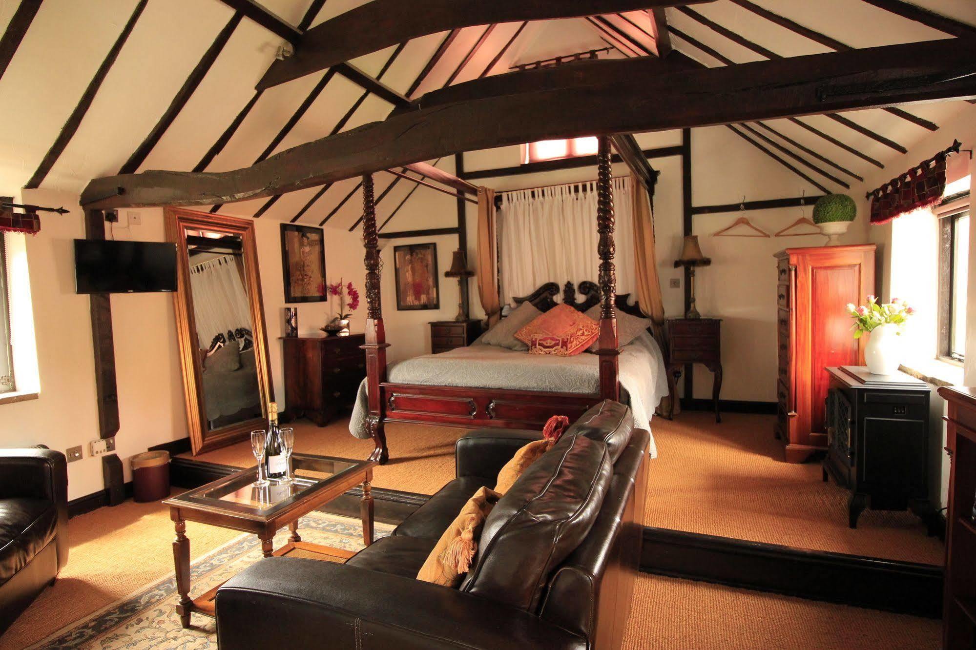 Отель The Hayloft And Stables At Greystones Swinderby Экстерьер фото
